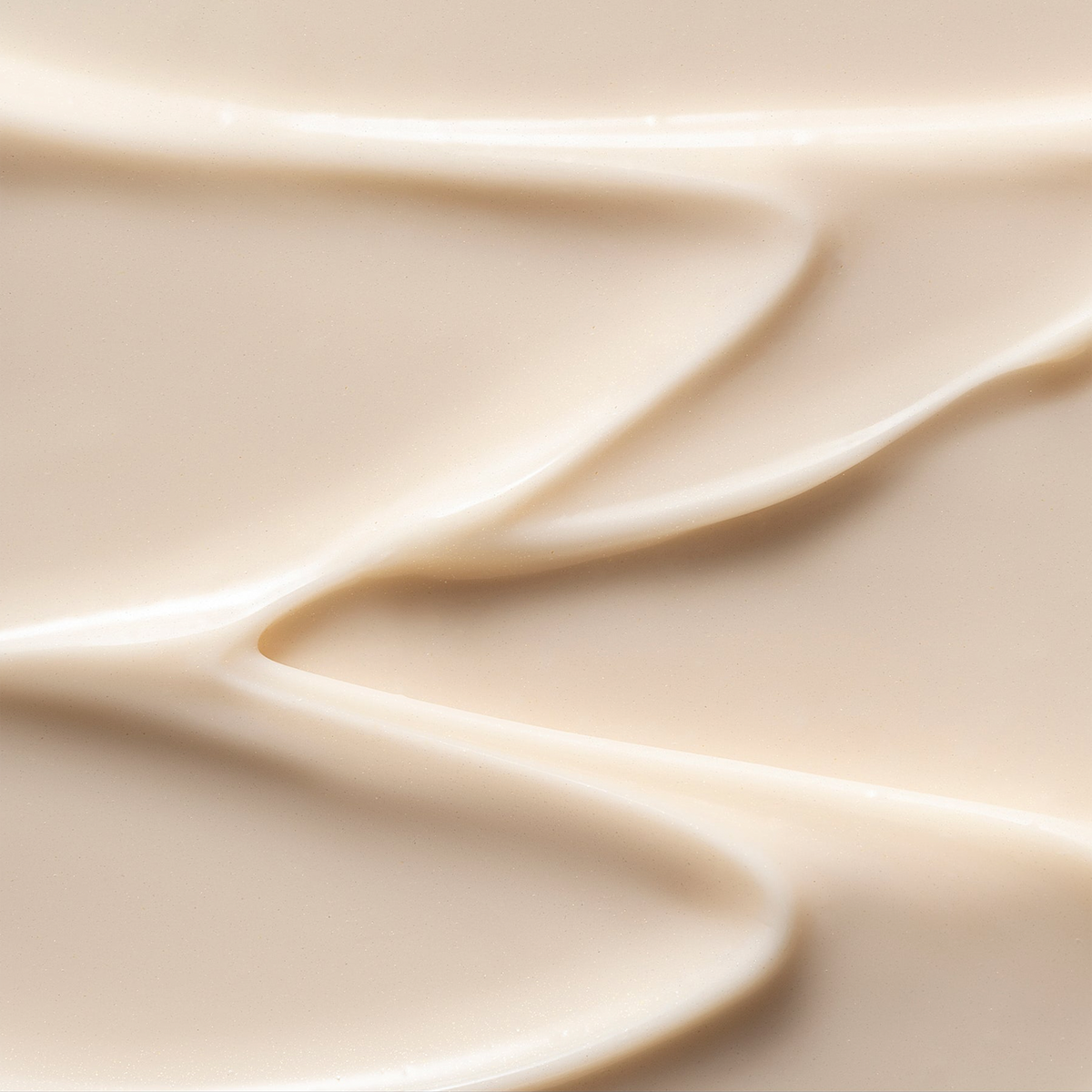 Signature_Moisturizer_Texture_9dfc9334-3201-4f70-afdf-a558a269ecd9